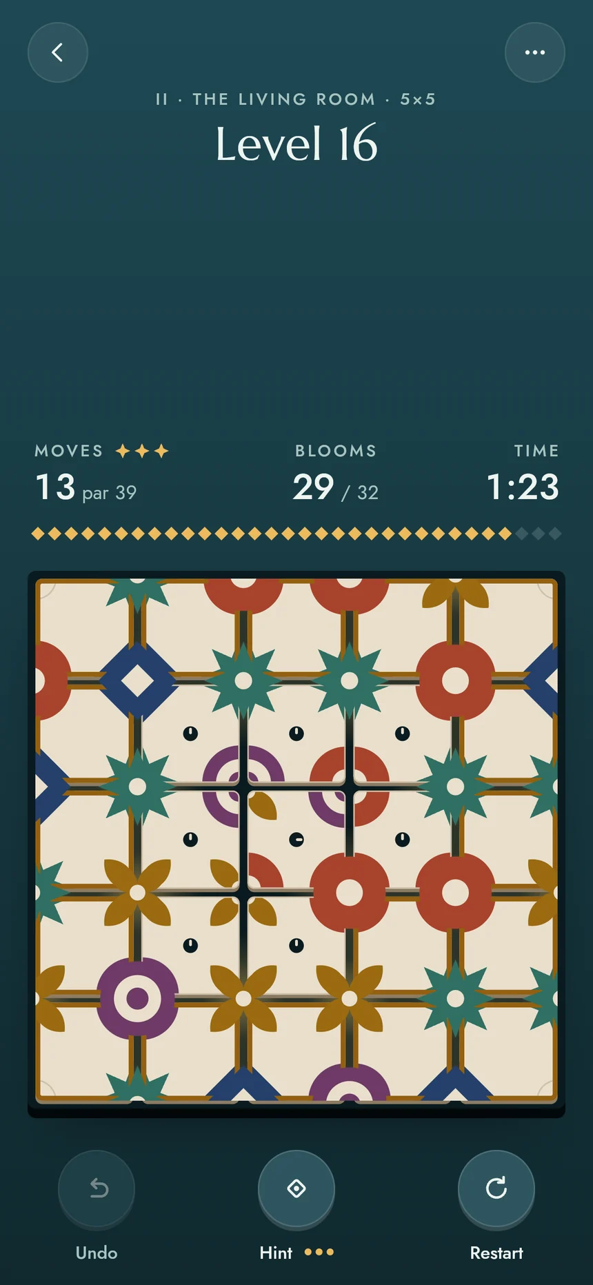 Level 16 in the dark theme: a five by five floor almost fully bloomed, 29 of 32 blooms, 13 moves against a par of 39.